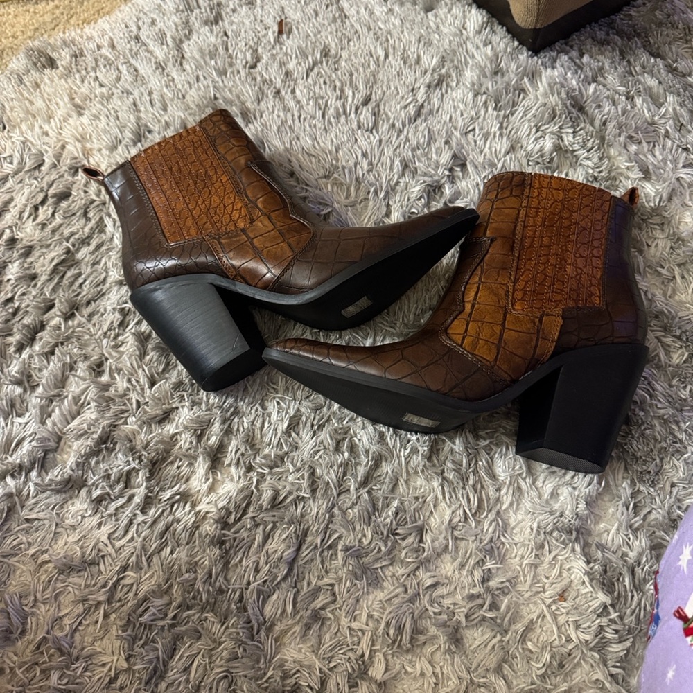 ASOS Women's Textured Brown Heeled Boots - Picture 2 of 14